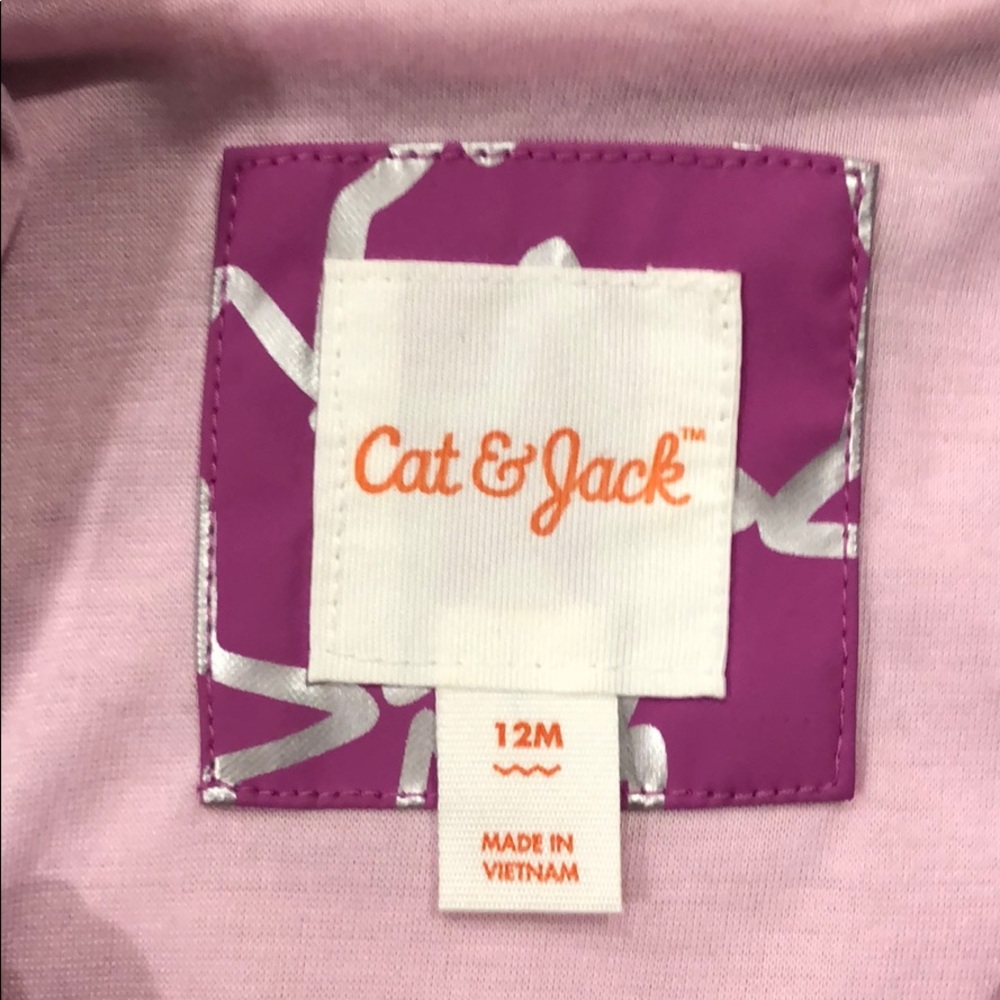 Baby’s rain jacket .